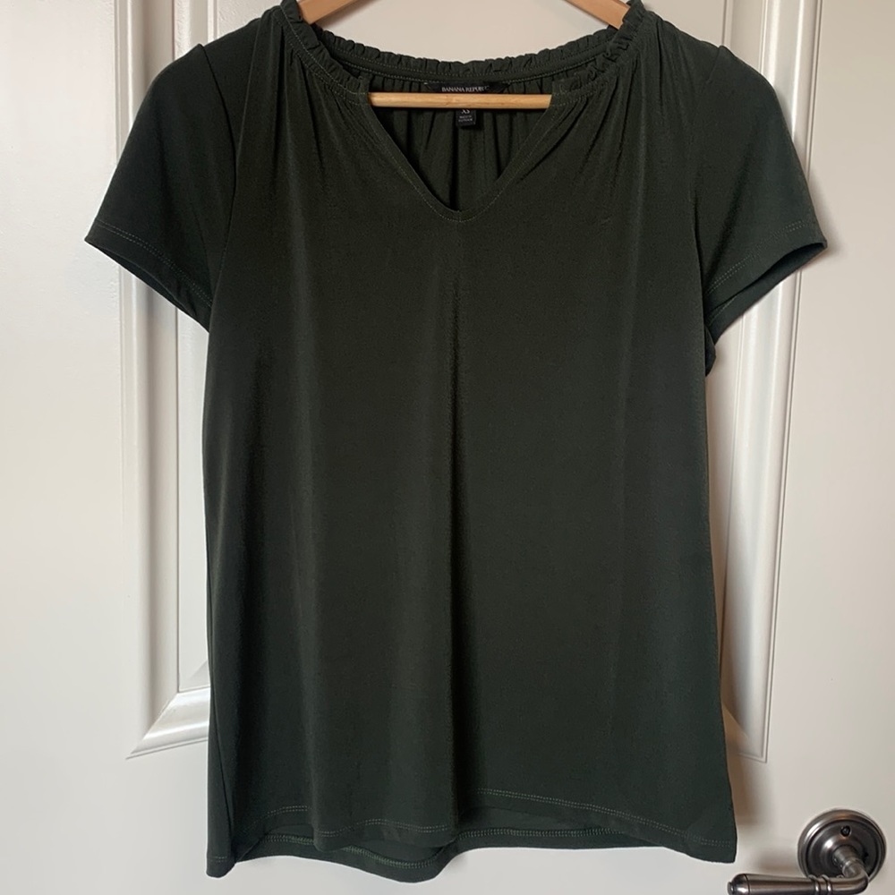 Banana Republic short sleeve shirt, size XS